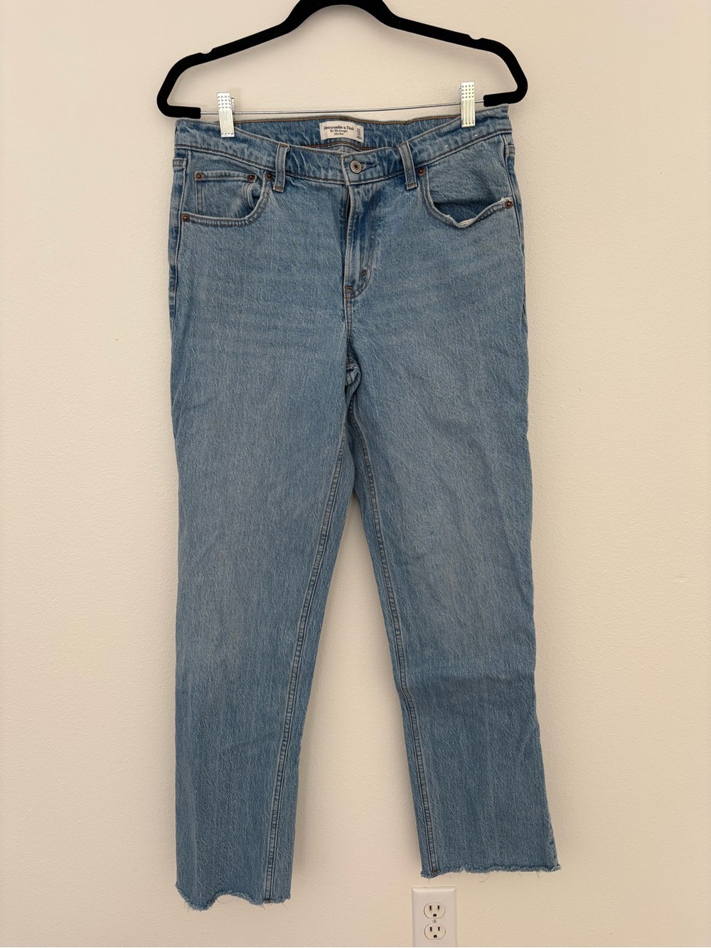 Abercrombie The 90’s Straight Mid Rise Light Blue Jeans Women’s 31 / 12